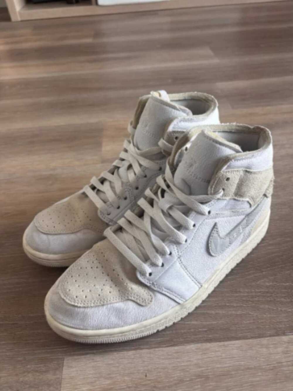 Air Jordan 1 Mid SE Craft in Pale Ivory